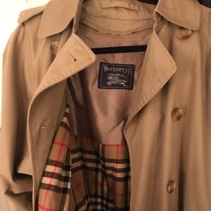 Vintage Authentic Burberry Trench-coat